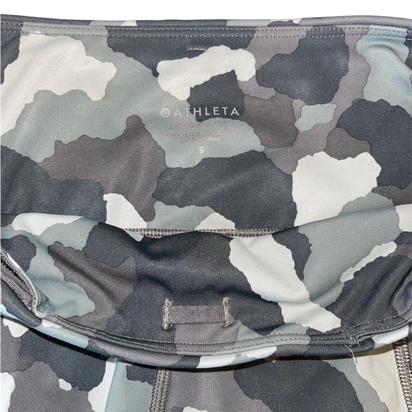ATHLETA LIGHTING 7/8 THIGH LEGGING SUPERSONIC GREEN CAMO SIZE SMALL - Picture 3 of 6